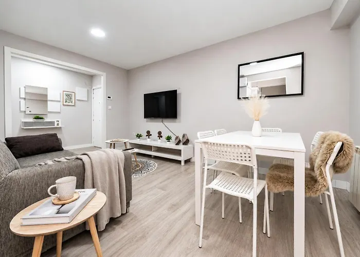 Elegant 6 Pax Apartment In Plaza Eliptica - Sm17